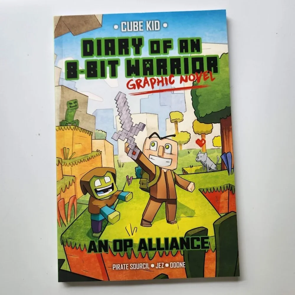 NEW  Minecraft Book Bundle Diary of an 8-Bit Warrior Graphic Novel Comic Books